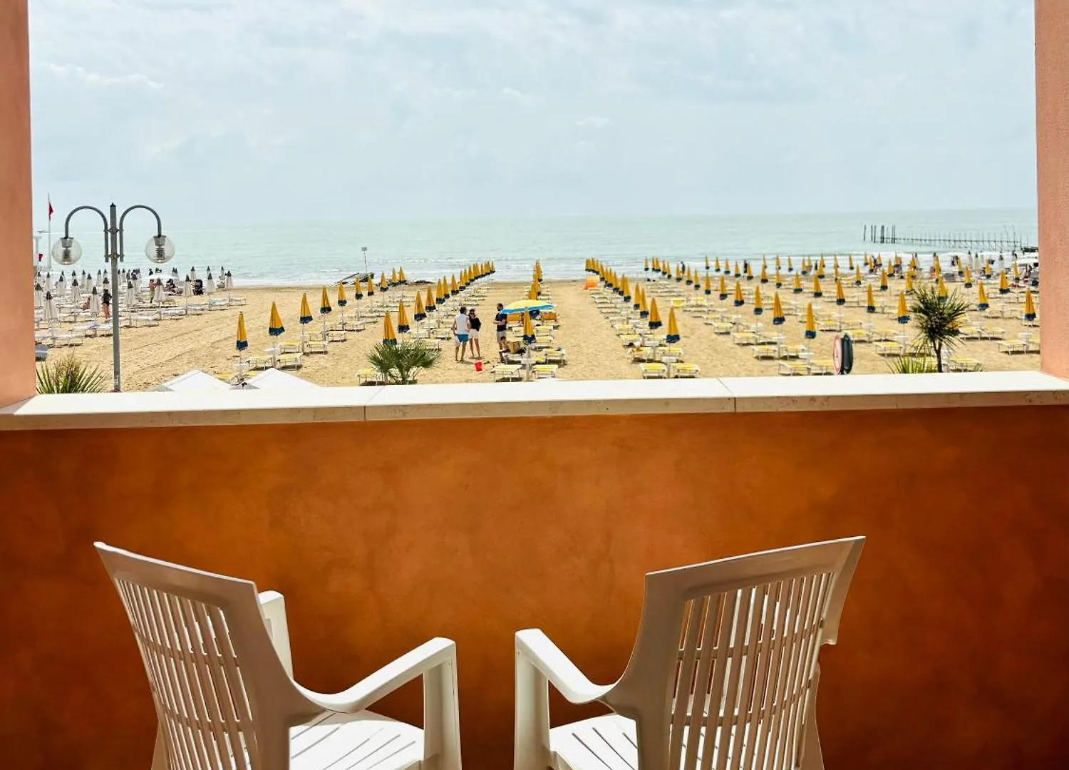 Apartment Villa Alpina - Frontemare Centrale - Immobil Relax Lido di Jesolo Italy
