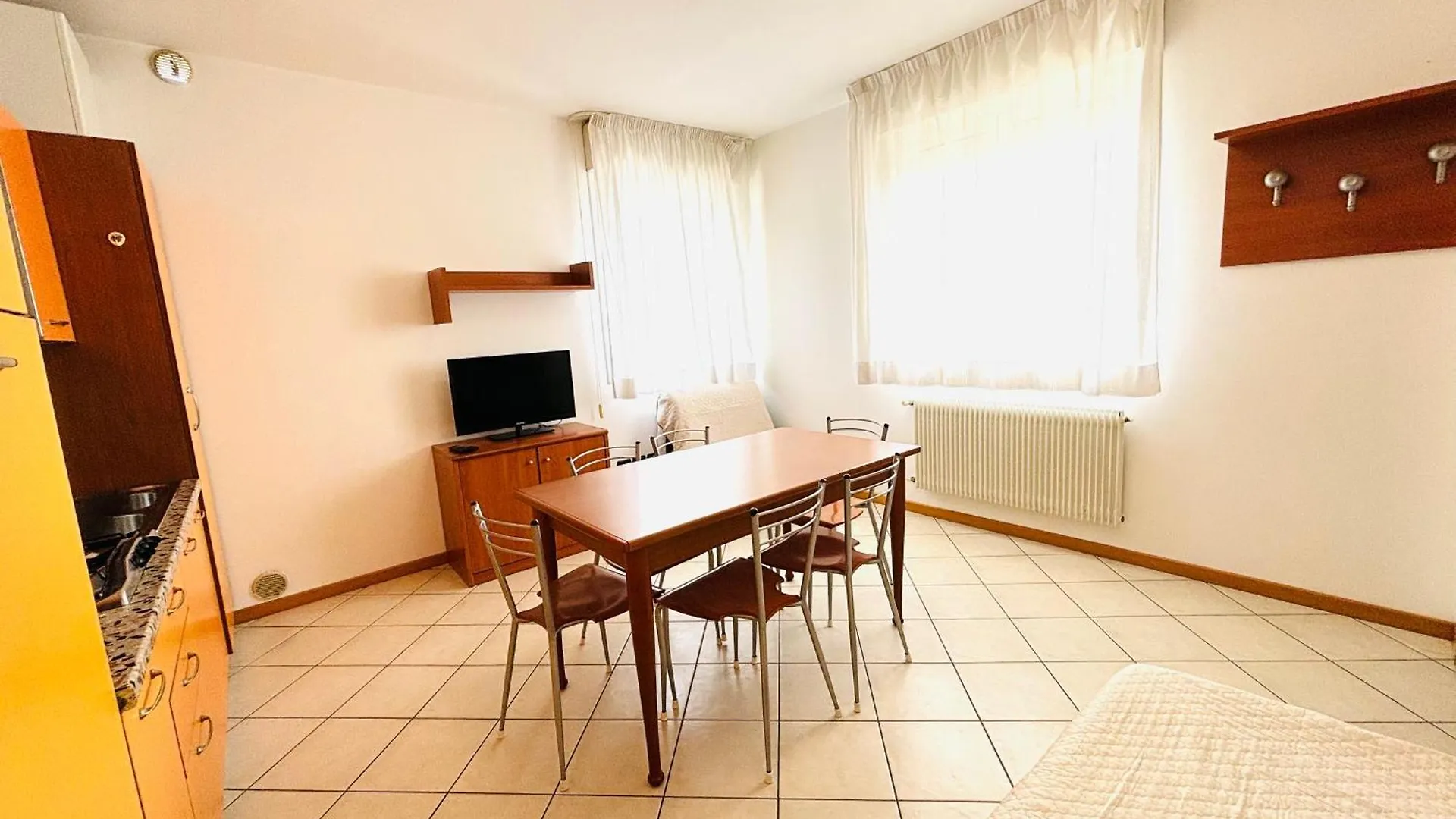 Villa Alpina - Frontemare Centrale - Immobil Relax Lido di Jesolo Apartment