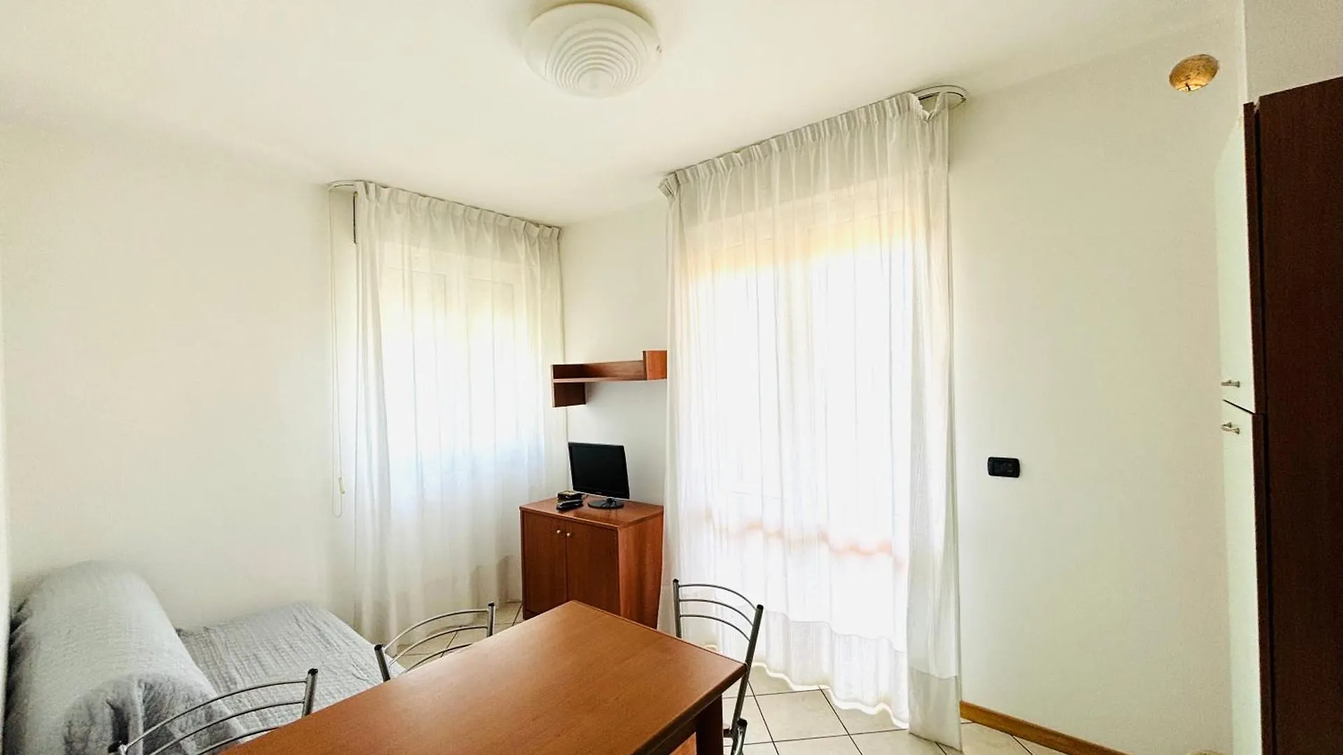 לידו די ג'סולו Villa Alpina - Frontemare Centrale - Immobil Relax 0*, לידו די ג'סולו