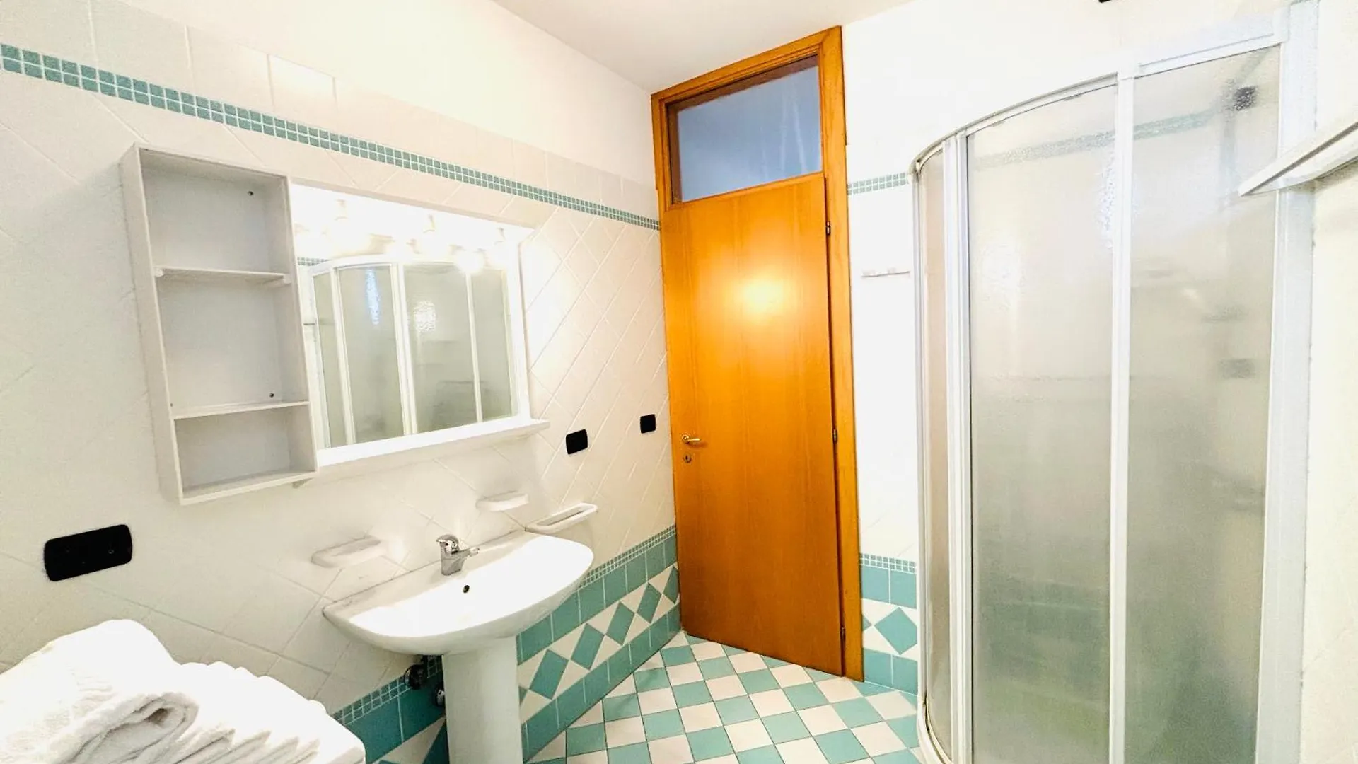 Апартаменты Villa Alpina - Frontemare Centrale - Immobil Relax Лидо-ди-Езоло Италия