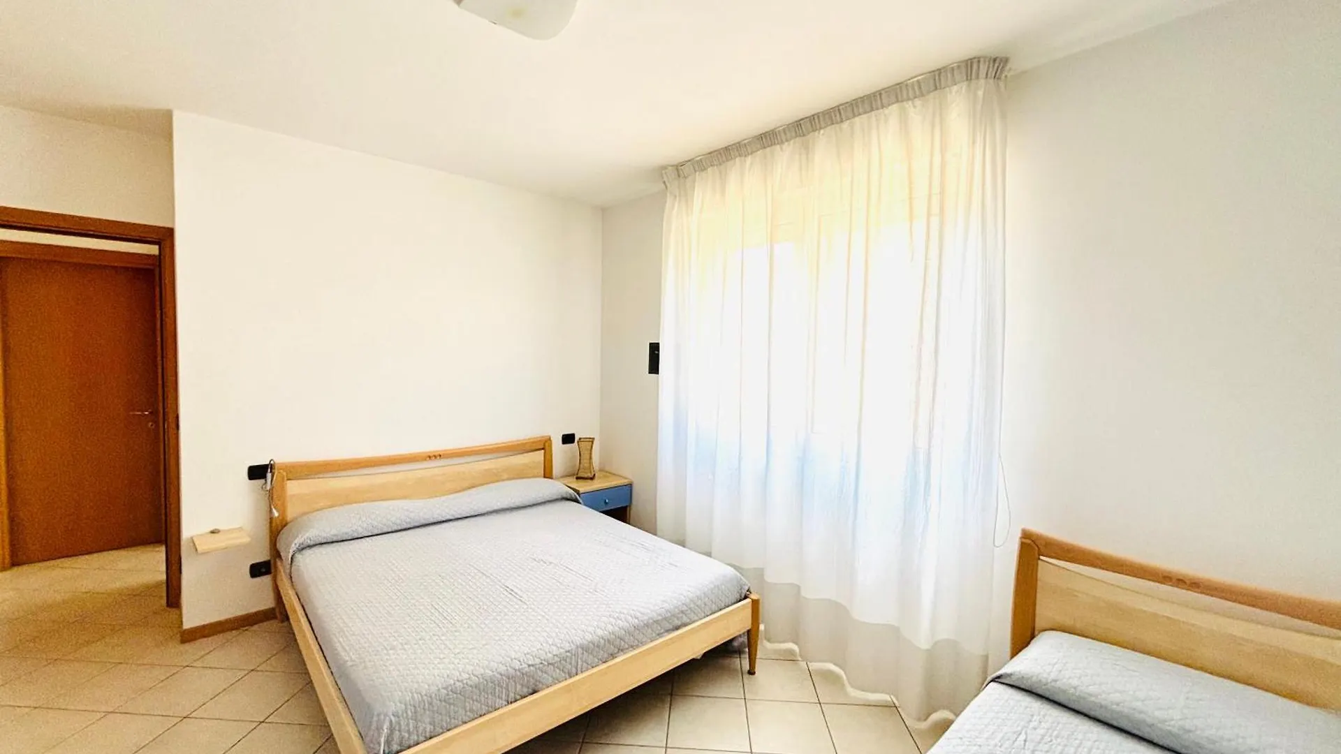 Апартаменты Villa Alpina - Frontemare Centrale - Immobil Relax Лидо-ди-Езоло