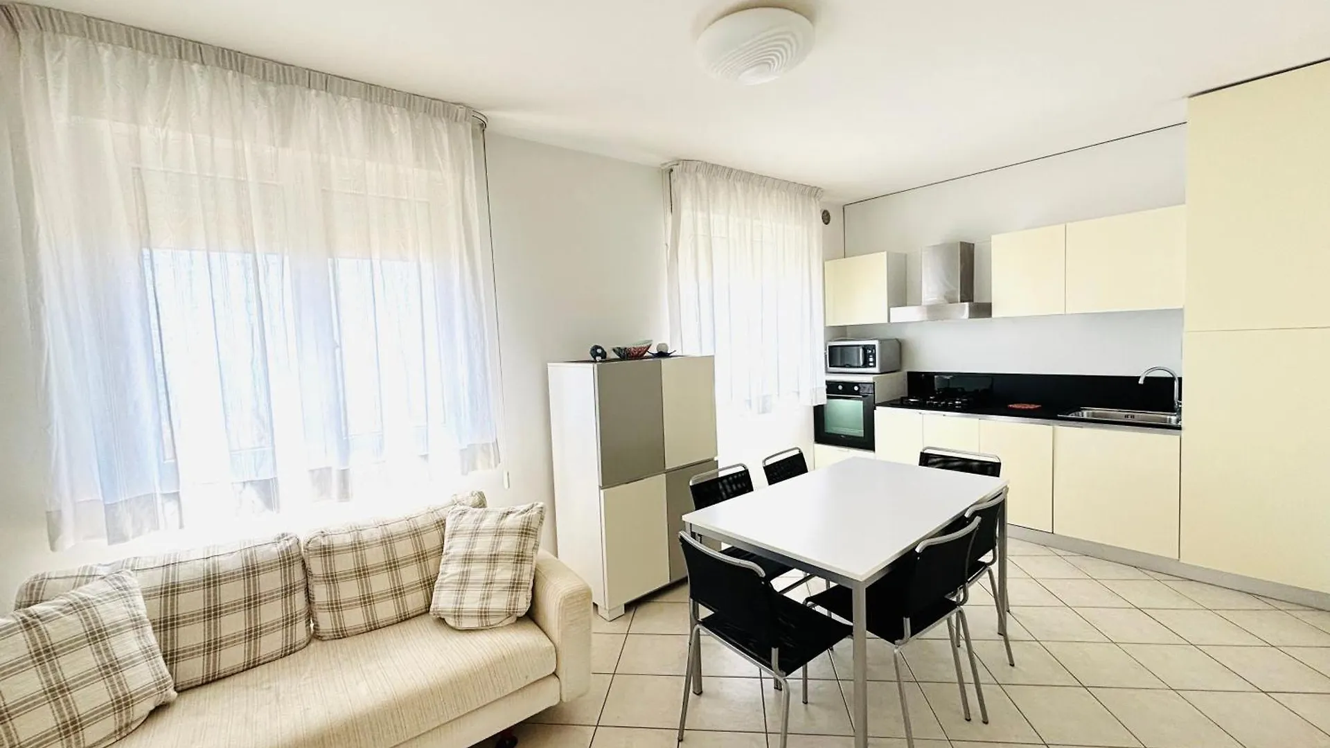 Villa Alpina - Frontemare Centrale - Immobil Relax Лидо-ди-Езоло Италия