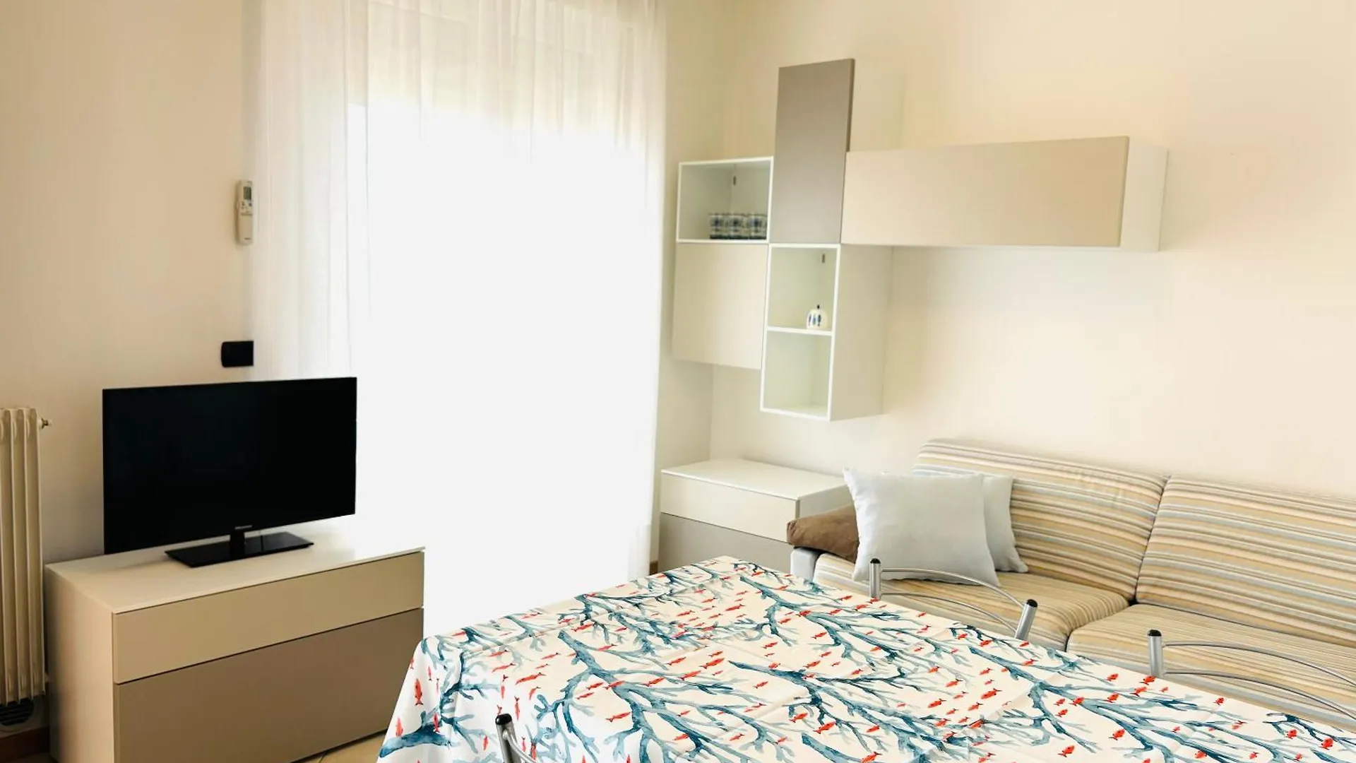 Villa Alpina - Frontemare Centrale - Immobil Relax Τζεσόλο Λίντο 0*,  Ιταλία